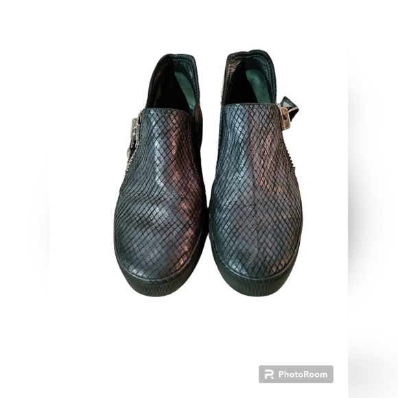 Stuart Weitzman Shoes - Picture 3 of 5